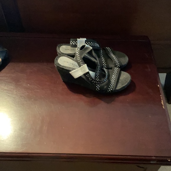 Sandals - Picture 2 of 2